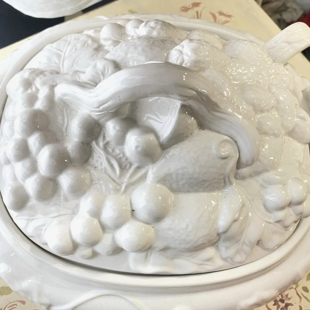 VTG Gibson Soup Tureen Lid Ladle Embossed Fruit Soup Vegetable Bowl Leaf EUC 90s